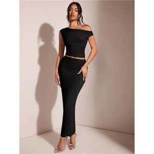 NEW - Solid Color Black Pleated Slim Fit Suit